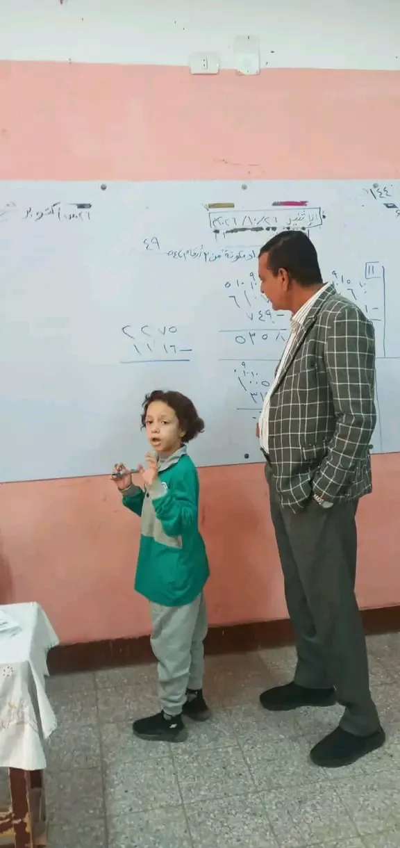 جانب من متابعة التحصيل لدي الطلاب