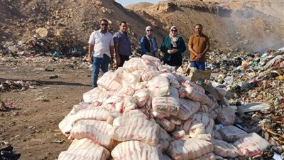 ضبط 4 طن سكر غير صالحة للاستهلاك الآدمى فى حملة تموينية بطهطا