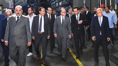  وزير الاستثمار والتجارة الخارجية يتفقد مصنع «دي إن إم» للغزل والنسيج بمحافظة دمياط