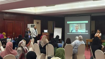 الصحة: تدريب 600 من الكوادر الطبية على تقديم الدعم النفسي لمريضات سرطان الثدي