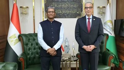 محافظ الجيزة يبحث مع السفير الهندي تعزيز التعاون في التكنولوجيا