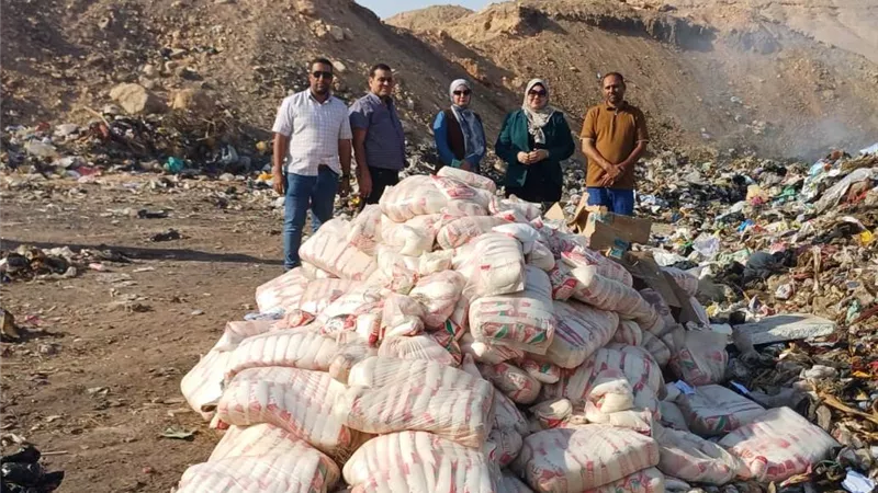 ضبط 4 طن سكر غير صالحة للاستهلاك الآدمى فى حملة تموينية بطهطا
