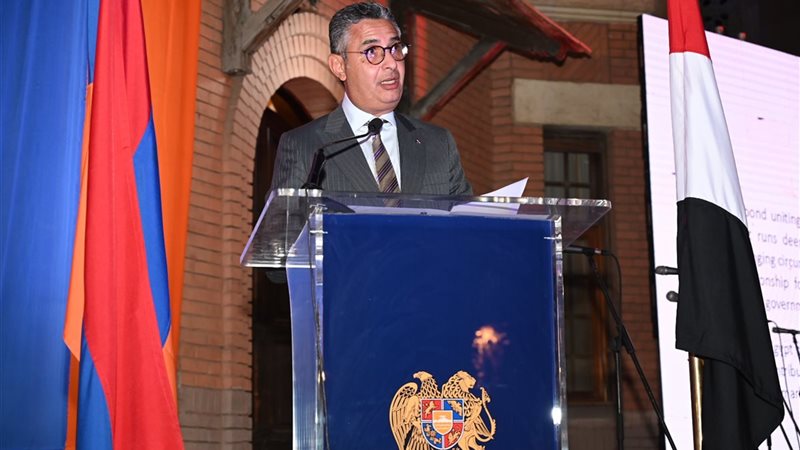 وزير التموين 