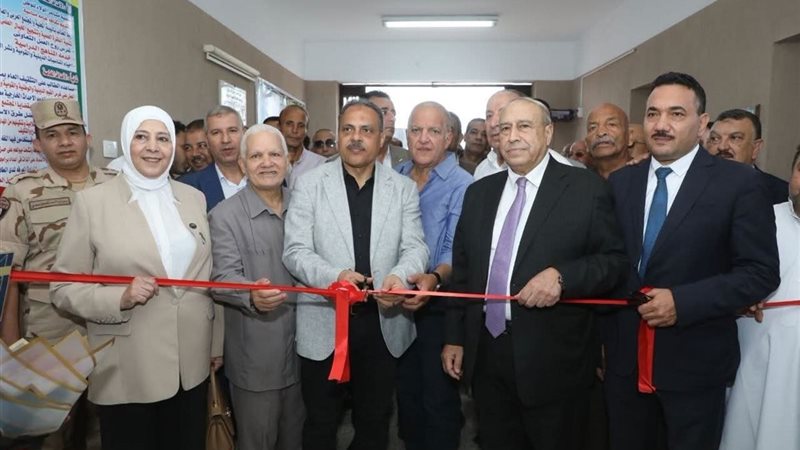 جانب من إفتتاح المحافظ