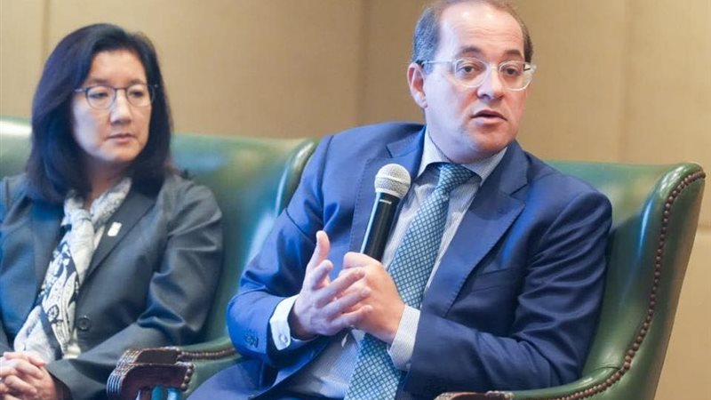 وزير المالية 