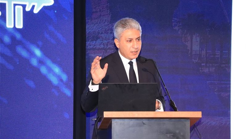 وزير السياحة شريف