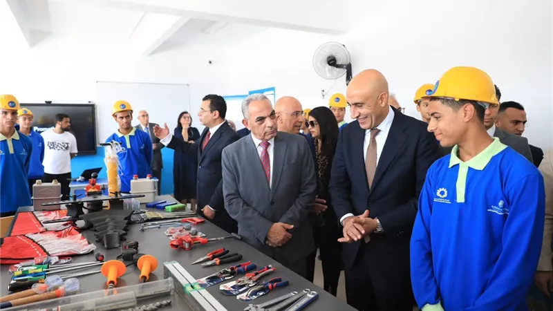 وزير التعليم ومحافظ الإسماعيلية يفتتحان مدرسة للتكنولوجيا التطبيقية والغاز والطاقة المتجددة بمدينة فايد