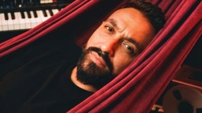 كريم محسن يعود إلى الساحة الغنائية بـ«ابن الناس»