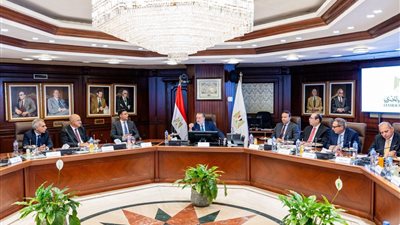 محافظ البنك المركزي ووزير الصناعة يطلقان صندوق إعادة هيكلة المصانع المتعثرة