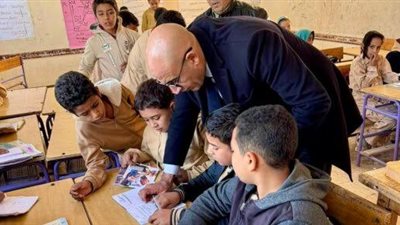 وزير التعليم يتفقد مدارس حلايب وشلاتين ويعقد لقاءً جماهيريًا مع الأهالي