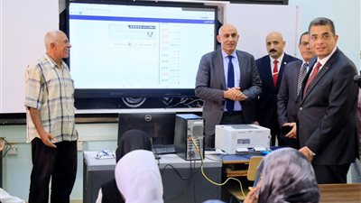 وزير التعليم ومحافظ البحر الأحمر يتفقدان مدارس حلايب لمتابعة مستوى الطلاب