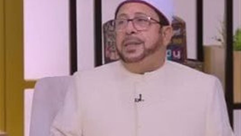 الدكتور عبد العزيز