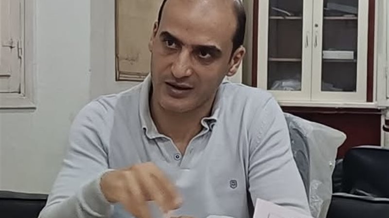 الدكتور احمد زيد