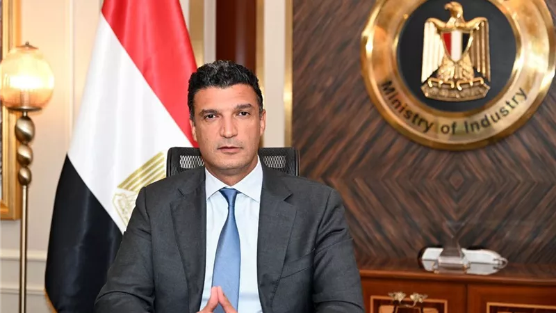 مليار جنيه لإنقاذ المصانع المتعثرة.. الصناعة تدعو أصحابها للتسجيل والاستفادة من التمويل