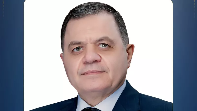 وزير الداخلية يهنئ الرئيس السيسي والقوات المسلحة بذكرى نصر أكتوبر