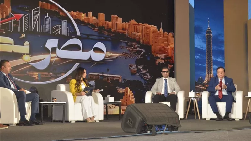 عاطف عبد اللطيف: السياحة والصناعة أمام فرص استثمارية واعدة في مصر