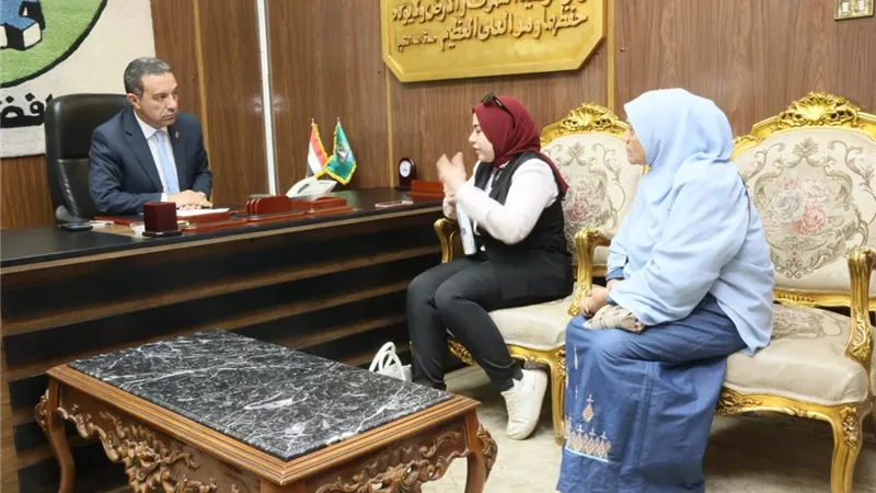 محافظ المنوفية يستجيب لشكوى «مسنة» و«حالة من ذوي الهمم» ويوجه بحل مشكلاتهما