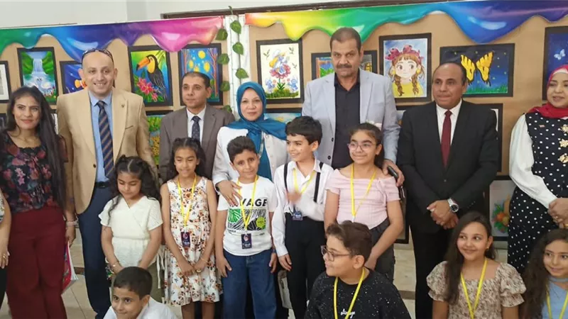 «طاقات ملونة» تكشف مواهب طلاب السلام الخاصة في معرض فني بجامعة سوهاج