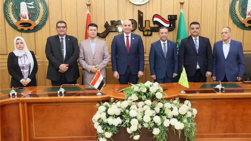 محافظ المنوفية ورئيس جامعة مدينة السادات يوقعان بروتوكولي تعاون لتعزيز التكامل المؤسسي