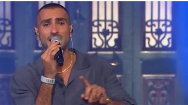 محمد الشرنوبي يفاجئ