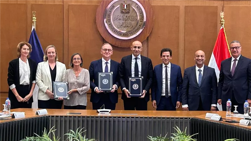 التعليم توقع بروتوكول تعاون مع «RATP Dev» و«الوكالة الفرنسية للتنمية» لإنشاء مدرسة تكنولوجيا تطبيقية للنقل ببدر