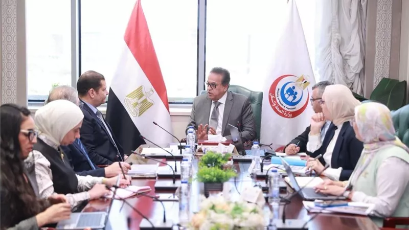 وزير الصحة يعقد اجتماعًا لمتابعة معدلات الإنجاز في مشروع التأمين الصحي الشامل