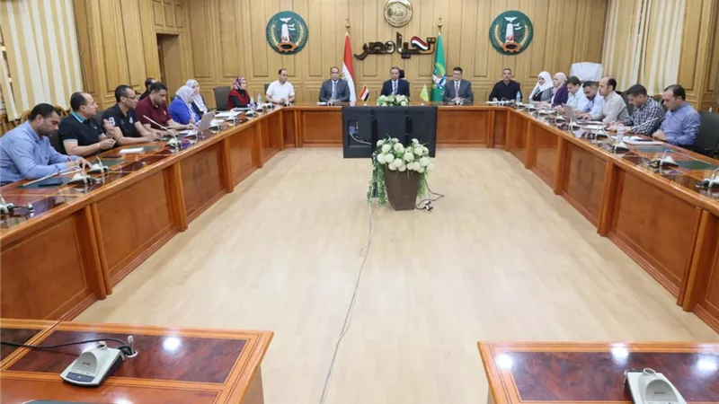 محافظ المنوفية يحيل مسؤولي «المتغيرات المكانية» بـ3 مدن للتحقيق ويخصم من حوافز رؤساء مدن 