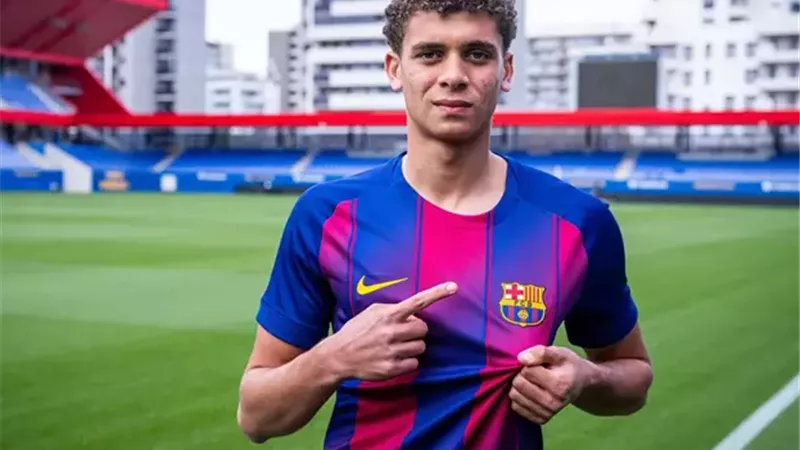 برشلونة يحسم موقفه من مشاركة حمزة عبد الكريم مع منتخب مصر في أمم أفريقيا للشباب