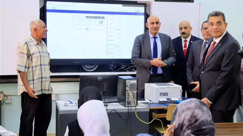 وزير التعليم ومحافظ البحر الأحمر يتفقدان مدارس حلايب لمتابعة مستوى الطلاب
