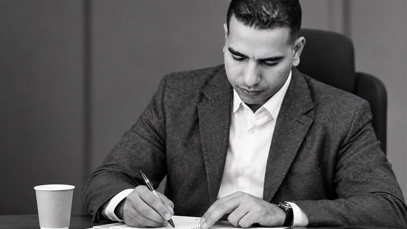 الكاتب الصحفي أحمد