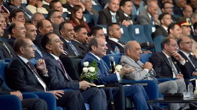 وزير التموين أمام الرئيس: الاحتياطي آمن لـ6 أشهر واستلام 5 ملايين طن قمح محلي