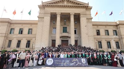 كلية التمريض بجامعة القاهرة تحتفل بتخريج الدفعة 58 في أجواء من البهجة والفخر| صور 