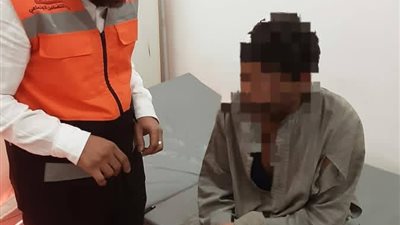 تضامن سوهاج ينقذ مواطن مجهول الهوية يعانى من تأخر عقلى ويفترش الشارع