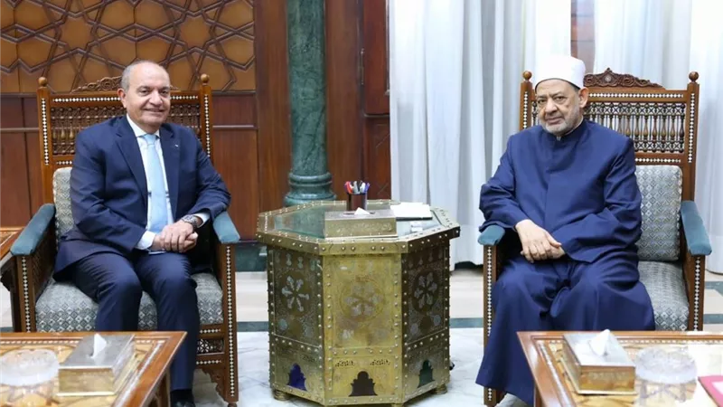 شيخ الأزهر يتلقى دعوة من الأمير الحسن بن طلال للانضمام إلى مجلس أمناء الوقف الهاشمي للقدس