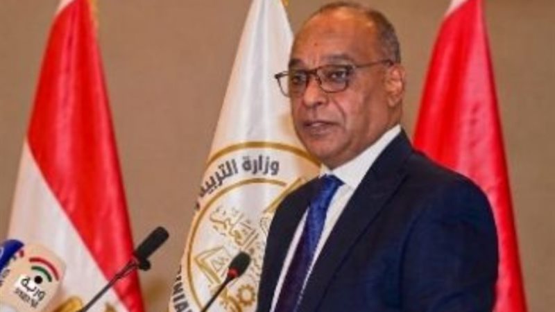 الدكتور أكرم حسن