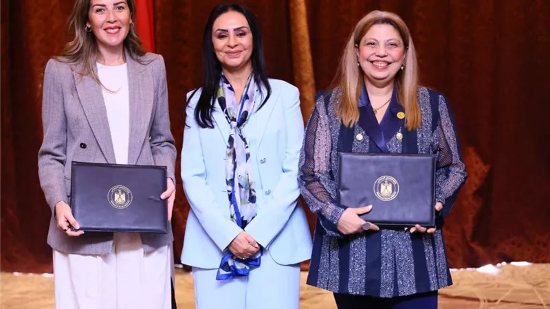 وزيرة التضامن تشهد توقيع بروتوكولي تعاون لتمويل المشروعات المتوسطة والصغيرة ومتناهية الصغر 
