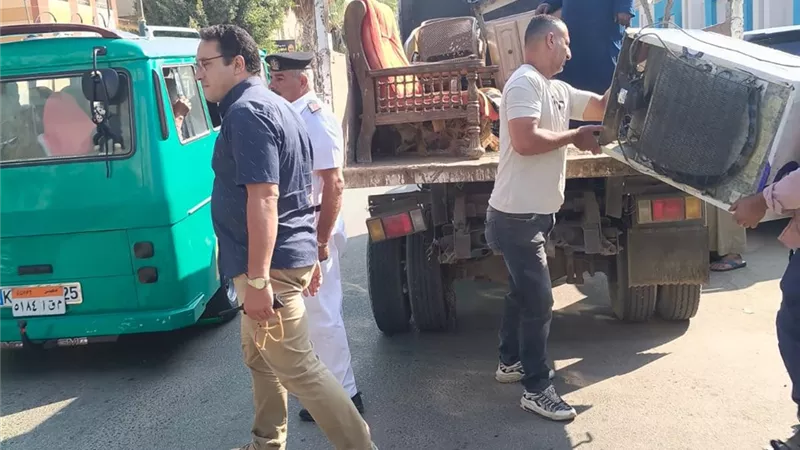 حملات مكثفة لرفع الإشغالات بالمنوفية.. تفاصيل 