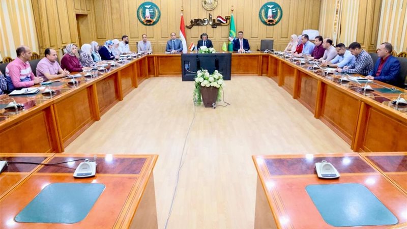 اثناء الاجتماع