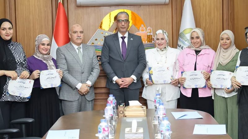 محافظ الجيزة يكرم