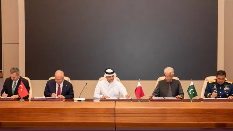 تركيا وقطر وباكستان وإندونيسيا توقع اتفاقًا لتعزيز التعاون الدفاعي