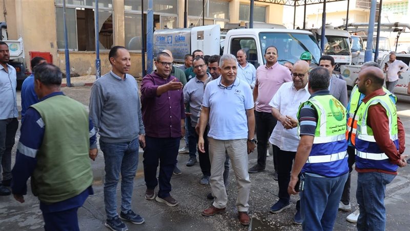 رئيس مياه سوهاج اثناء المتابعة 