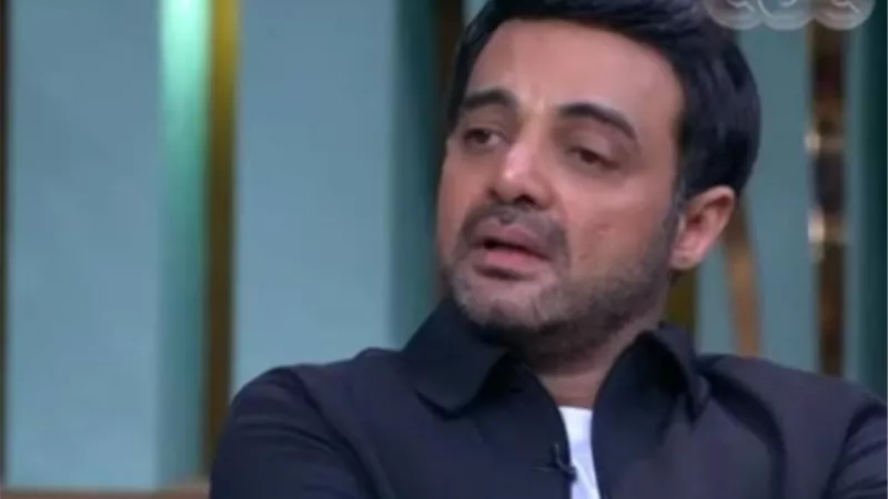 عمرو محمود ياسين يشيد بفيلم «آخر رقصة في كيبور».. الذكاء الاصطناعي