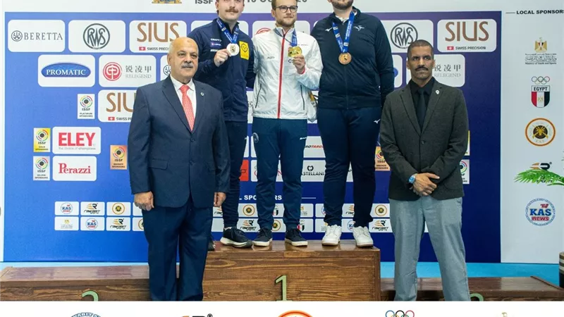 سنغافورة والتشيك تتصدران منصات التتويج في نهائيات كأس العالم للرماية 2026 بمصر