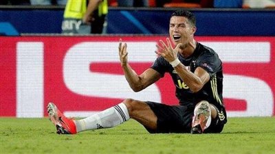 شاهد.. رد فعل زميل رونالدو بعد واقعة الطرد