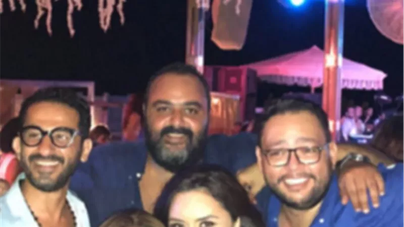 شاهد.. نجوم مسرح مصر بحفل زفاف ابن الزعيم