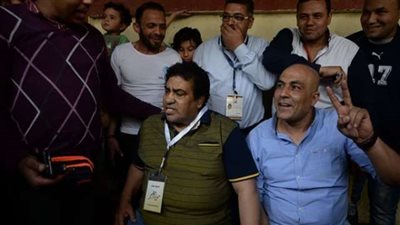بالصور.. أحمد عدويه يُدلي بصوته في الانتخابات الرئاسية بالمعادي