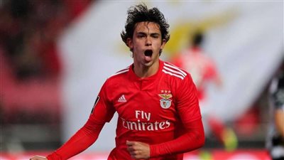 صراع ثلاثي بين ريال مدريد وبرشلونة ومان يونايتد للظفر بخليفة رونالدو