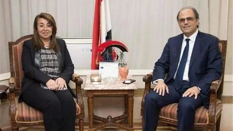غادة والي: الحكومة تعمل على بناء الإنسان وتوفير فرص عمل للشباب
