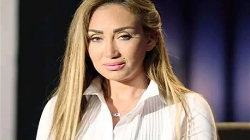 ريهام سعيد تحيي ١٠٠ قلب بمبادرة 