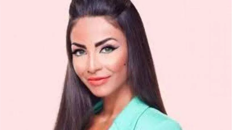 دوللى شاهين ورنا سماحة بالساحل الشمالى